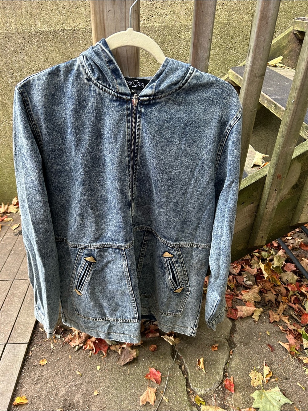Women's Washed Denim Hooded Jean Jacket - Washed Blue